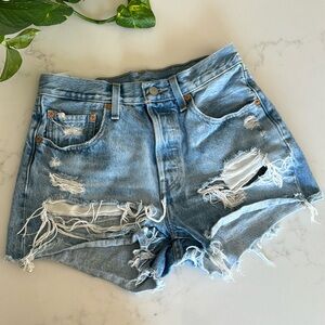 Levi 501 Jean shorts 27